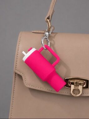 (NWOT) Pink/White Mini Tumbler Bag Charm Keychain